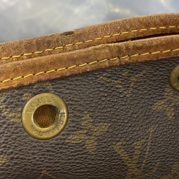 Authentic LOUIS VUITTON Noe GM Drawstring Shoulder Bag Monogram Leather - Picture 14 of 16